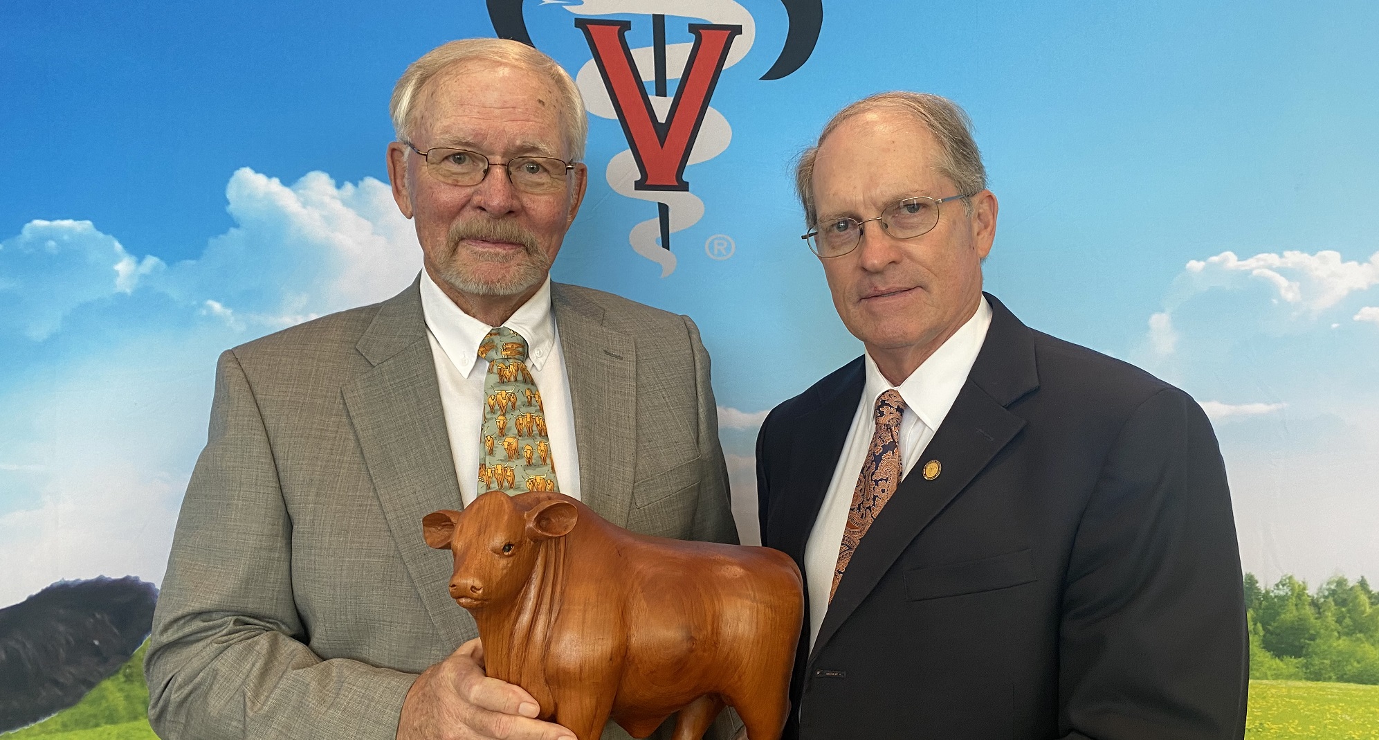 Dr. Bob Smith awarded Amstutz-Williams Award